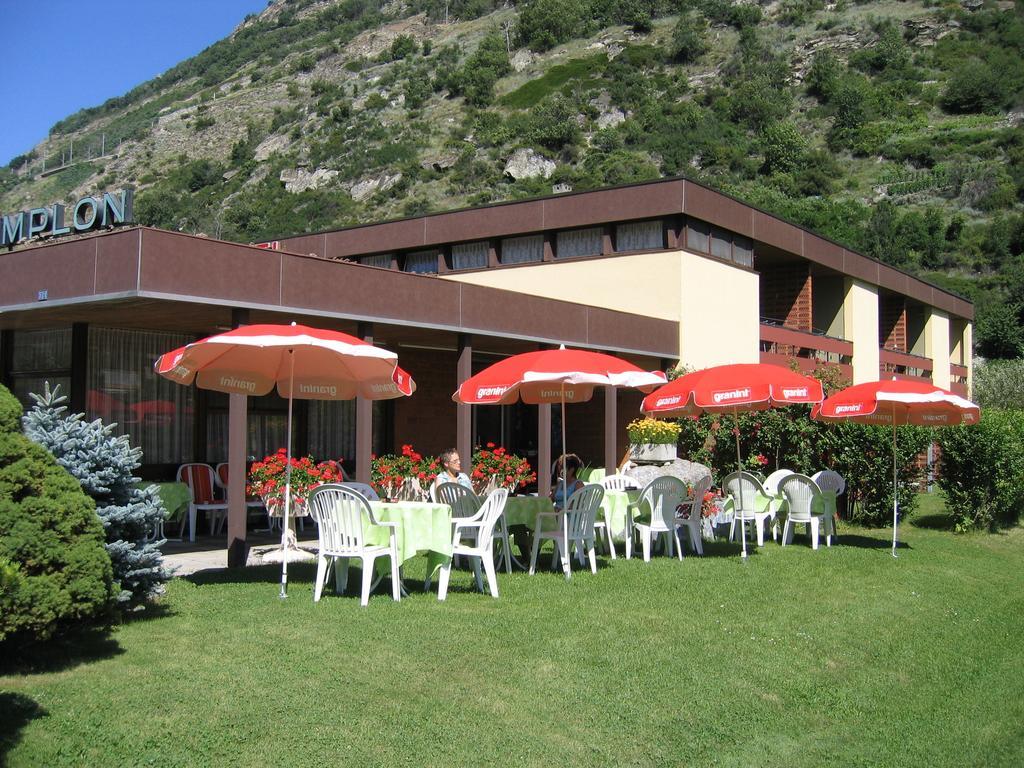 Hotel Garni Simplon Brigerbad Bagian luar foto